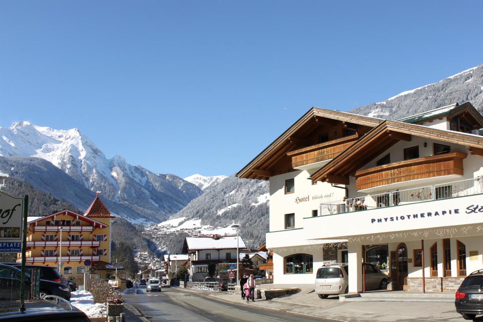 Hotel & Suites Glueck Auf Mayrhofen Exterior photo